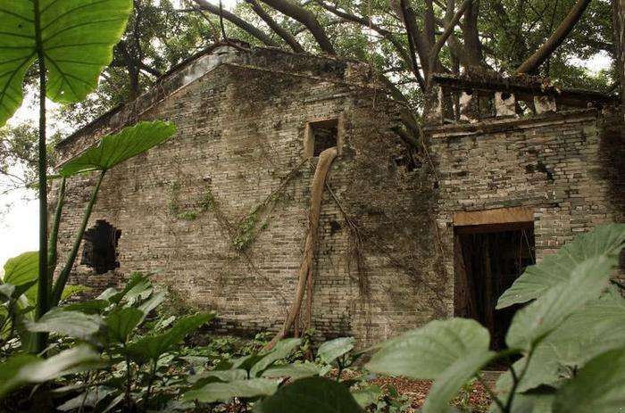 中国最“阴森”的村子，遍布豪宅却没有活人，太孤寂能直接拍鬼片