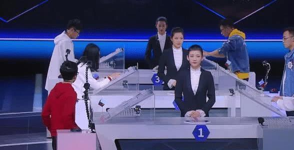 最强大脑：董剑桥答题结束时，谁注意吴圣洁说的4个字，暴露人品