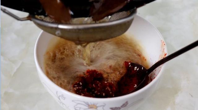 白蒿最好吃的做法，简单一做，比吃肉都香，营养又美味