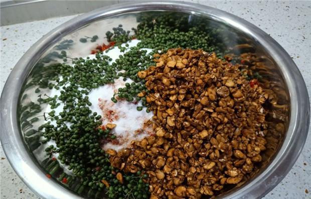 四川厨娘教你40年“豆瓣酱”做法，配方很详细，味道纯正！