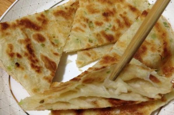 葱香千层饼这种做法，美味又下饭，现在知道还不晚