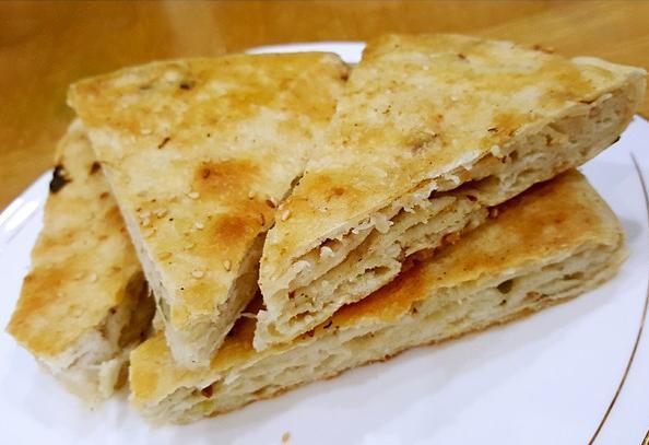 葱香千层饼这种做法，美味又下饭，现在知道还不晚