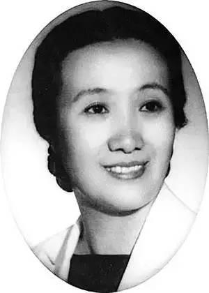 从青楼女到将军妻，离婚创业成富豪，杜月笙也敬她三分