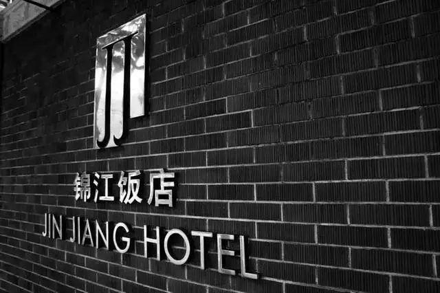 从青楼女到将军妻，离婚创业成富豪，杜月笙也敬她三分