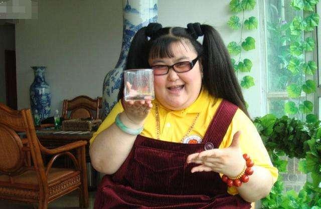 中国最胖女演员,从328斤减到188斤,和帅气老公恩爱20年