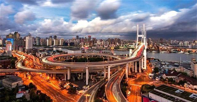 中国最美的大桥，全长846米耗资8.2亿，老外看后都满口称赞