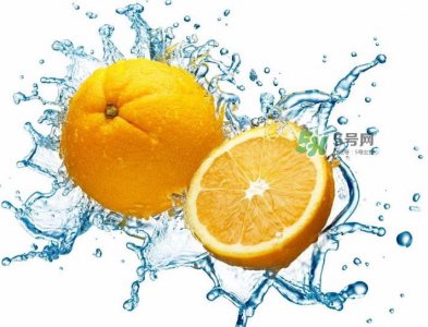 ​橙子是橘子跟什么水果的杂交品种？橙子是上火还是下火？