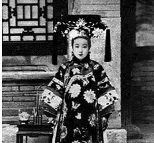 光绪帝最宠爱的珍妃到底有多美清末真实的照片不会说谎!