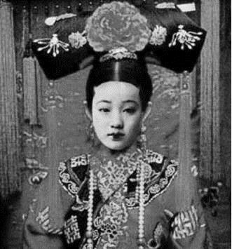 光绪帝最宠爱的珍妃到底有多美清末真实的照片不会说谎!