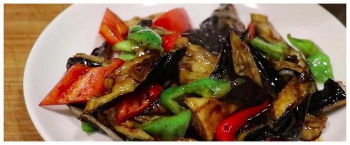 风味茄子正确做法，外酥里嫩，酸甜爽口，一个小时都不会回软