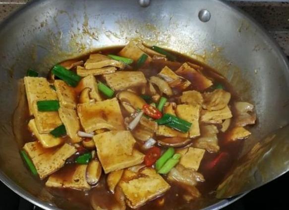 压锅老豆腐新做法，简单易学,比大鱼大肉吃的还过瘾