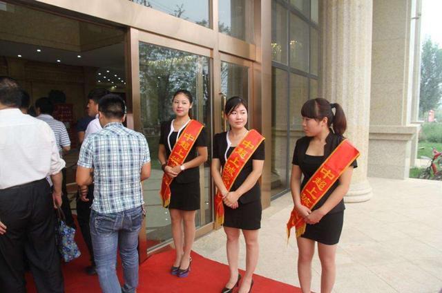 售楼小姐年薪百万?看看售楼小姐是怎么说的