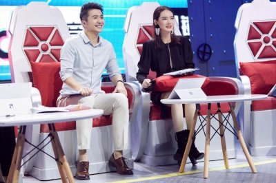 ​魏坤琳妻子与桑洁对比，一个清纯一个大妈，不知怎么想的