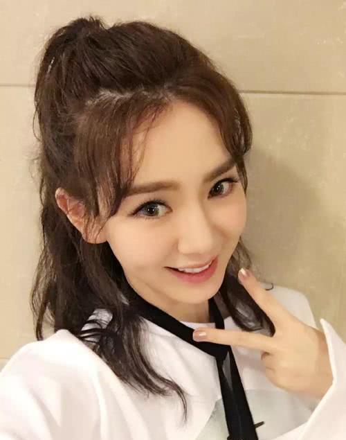 戚薇出现“整容”后遗症,网友:可能脖子才是戚薇原装的吧