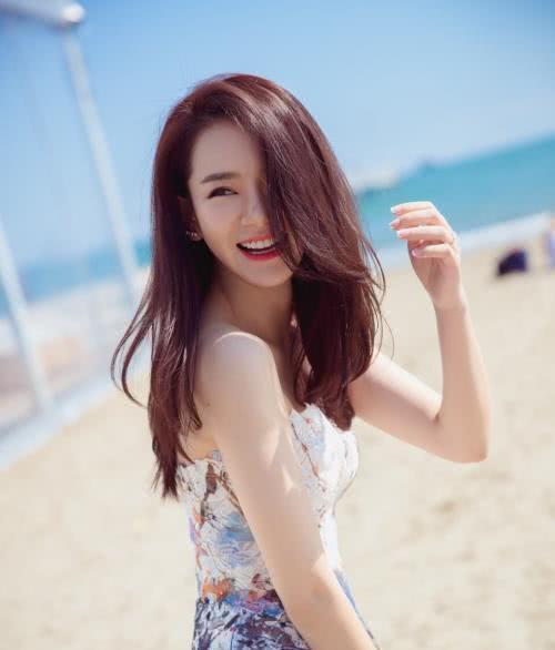 戚薇出现“整容”后遗症,网友:可能脖子才是戚薇原装的吧