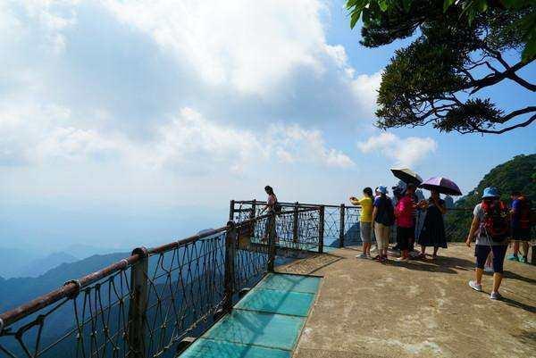 中国最有名的4条玻璃栈道,背你过去真的肯嫁给我吗?