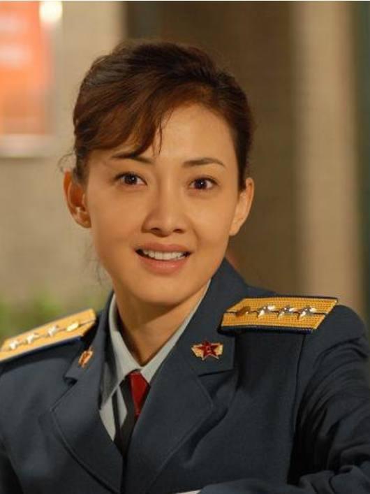 演员牛莉丈夫身份曝光,背景大到不像话,难怪她迟迟不愿意公开