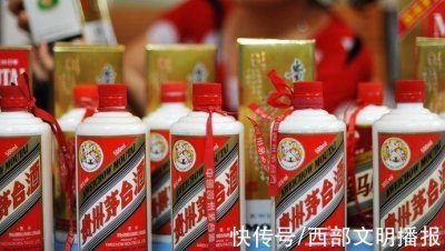 ​贵州贪官王晓光落马，家藏4000多瓶茅台，销赃时送不掉全倒下水道