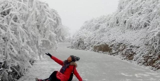 重庆下雪了！这些地方已美如幻境！周末去玩雪吧