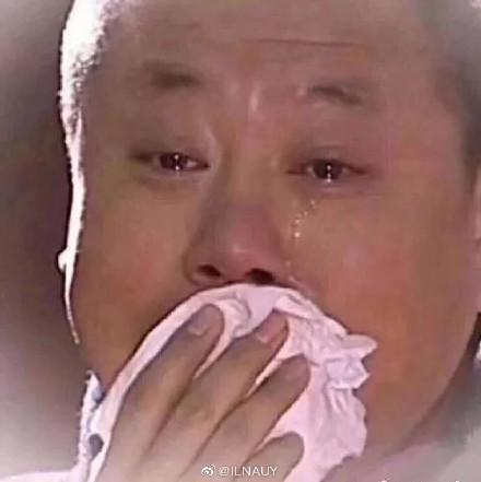 囧哥:还得靠我自己！机长迟到乘客开走飞机