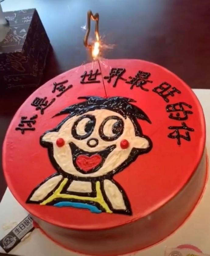 囧哥:还得靠我自己！机长迟到乘客开走飞机