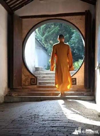 中国最帅和尚火了, 遭无数富婆追捧, 现已清修至方丈