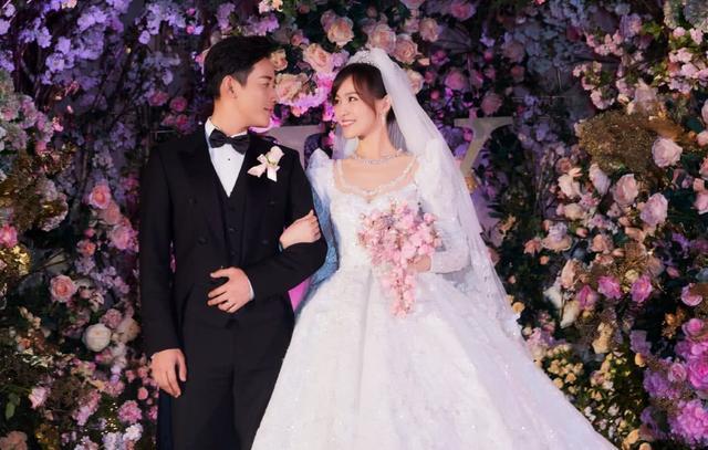 现在都不叫“老公”了,看看唐嫣是怎么叫罗晋的,甜翻了!