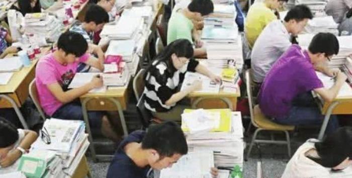 高考满分750,当年以749分考入清华的他,现生活怎么样?