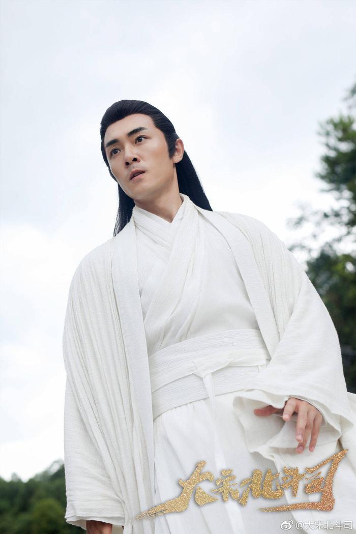 型男李晟烨化身隐世高人，毫不违和仙气十足！