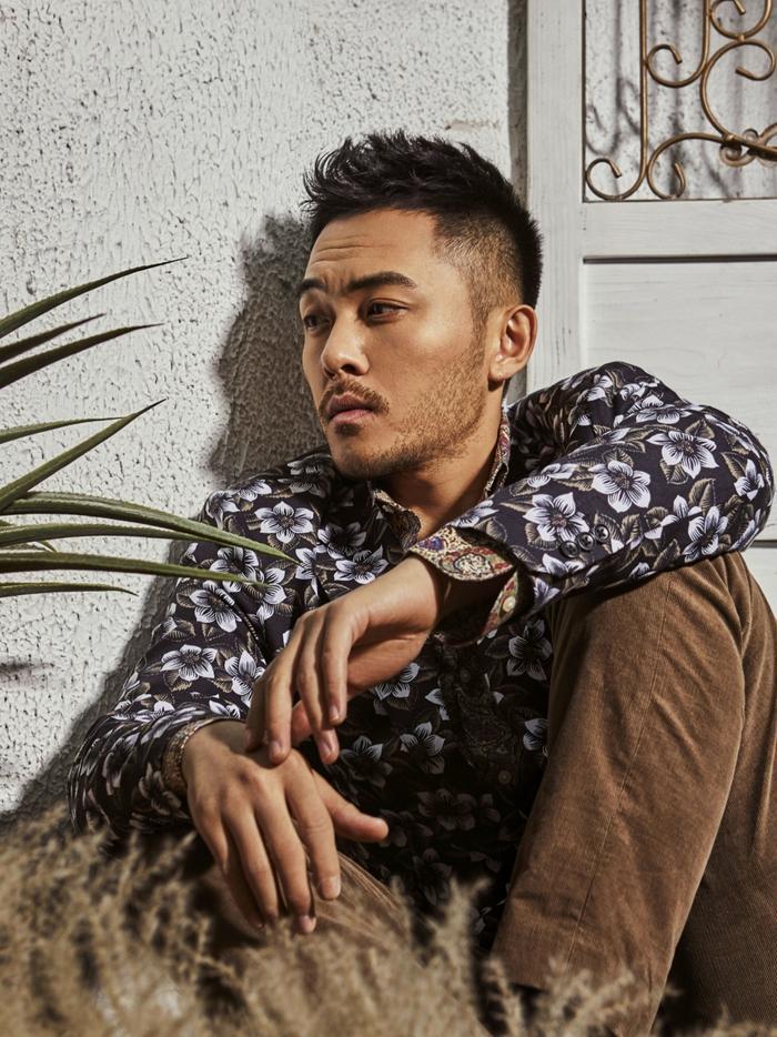 型男李晟烨化身隐世高人，毫不违和仙气十足！