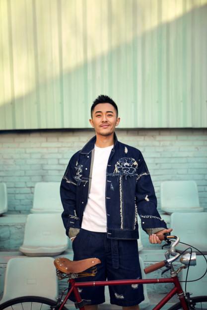 型男李晟烨化身隐世高人，毫不违和仙气十足！