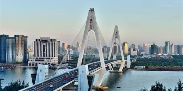 中国最尴尬的一个省会城市，知名度很高，但现在却是一个三线城市