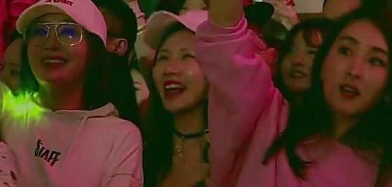 马苏和PGONE的关系怎么样?亲自到现场加油!