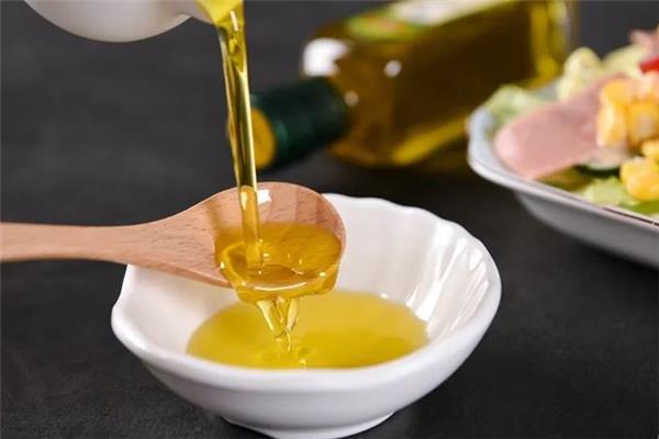 橄榄油会凝固吗 橄榄油放冰箱里凝固正常吗
