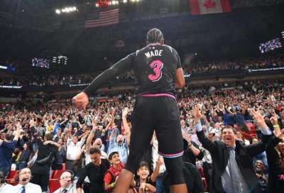 ​“最后一舞”谢幕 韦德告别球迷 而我们则告别青春