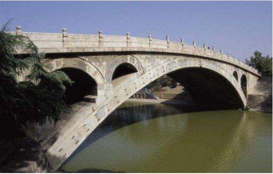 中国最“怪”大桥，网友：施工图纸拿反了？