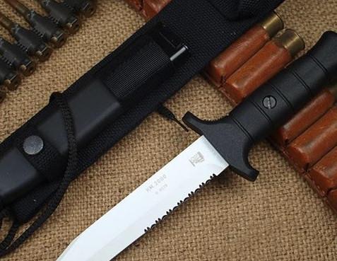 中国最凶猛4大军刀：图一设计了4道血槽，图四功能最多！