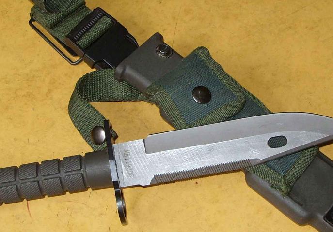 中国最凶猛4大军刀：图一设计了4道血槽，图四功能最多！