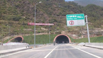 ​中国埋深最大的公路隧道，埋在地下1650米，每年电费近千万！