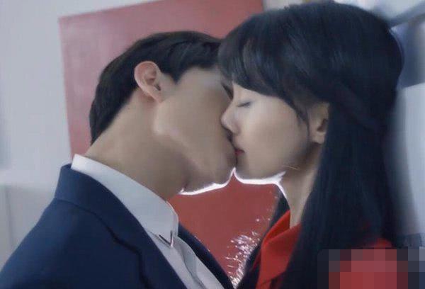 假戏真做？拍吻戏伸舌头的明星，最后一对令人脸红心跳！