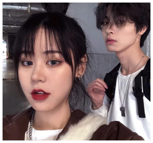 “最不像情头”的情侣头像，贼隐蔽，秀儿：安排