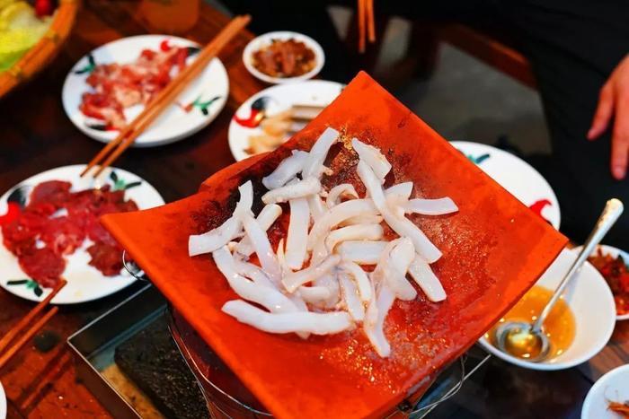 在海口吃年夜去哪吃好呢?瓦片烤肉告诉你,用烟火升腾年夜饭的温度!