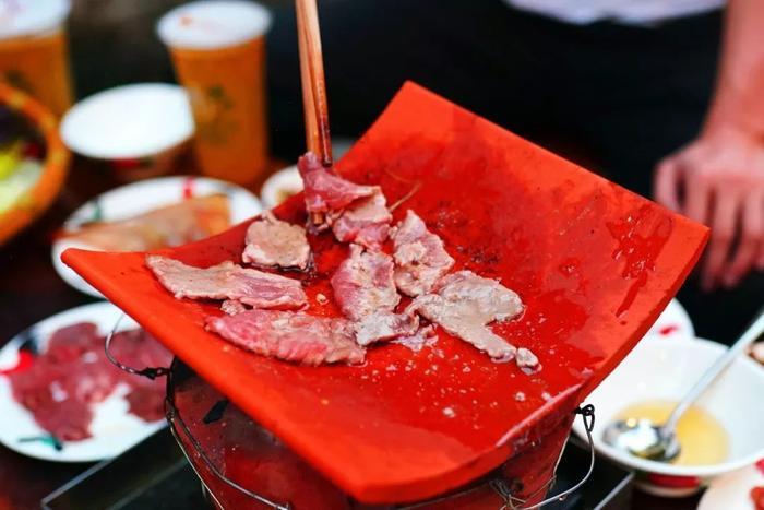 在海口吃年夜去哪吃好呢?瓦片烤肉告诉你,用烟火升腾年夜饭的温度!