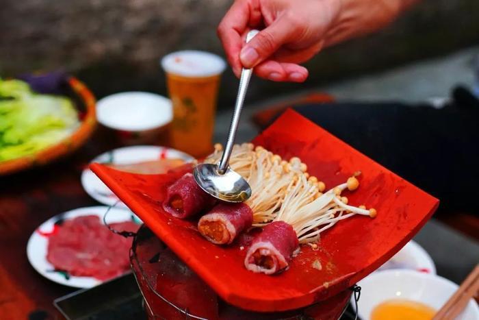 在海口吃年夜去哪吃好呢?瓦片烤肉告诉你,用烟火升腾年夜饭的温度!