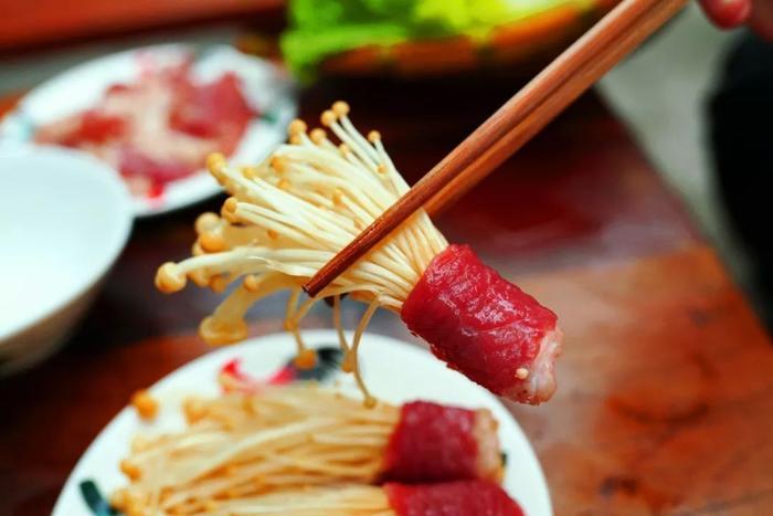 在海口吃年夜去哪吃好呢?瓦片烤肉告诉你,用烟火升腾年夜饭的温度!