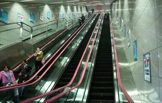 百米大楼斜而不倒!网红重庆到底有多“奇葩”?