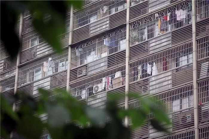 百米大楼斜而不倒!网红重庆到底有多“奇葩”?