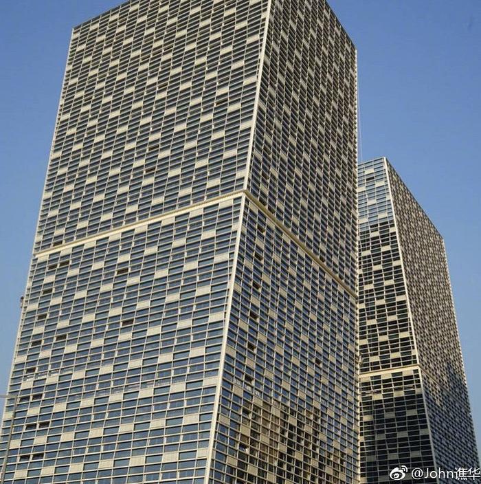 百米大楼斜而不倒!网红重庆到底有多“奇葩”?