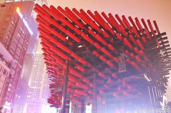 百米大楼斜而不倒!网红重庆到底有多“奇葩”?