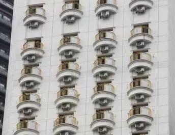 百米大楼斜而不倒!网红重庆到底有多“奇葩”?